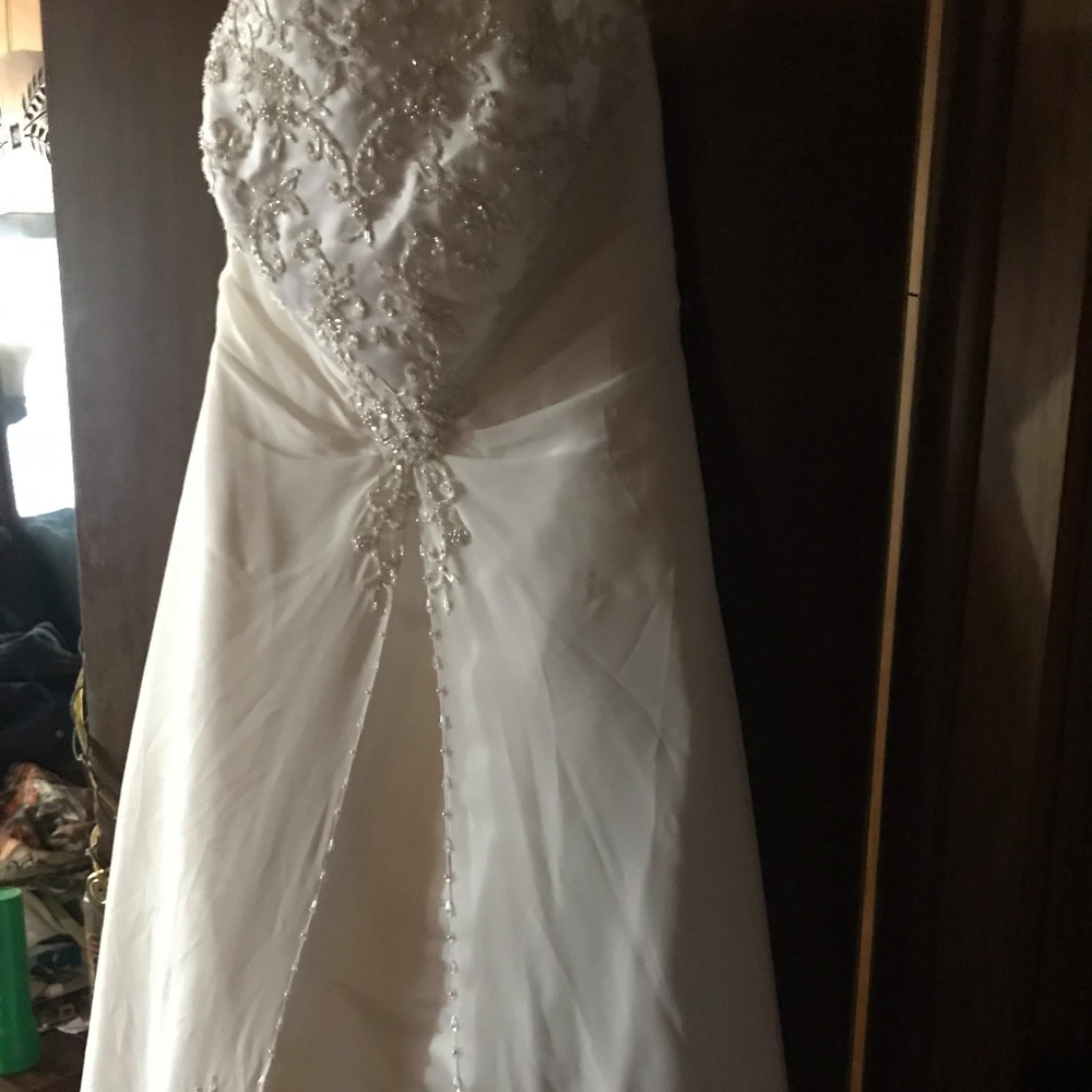Wedding dress size 12 - Picture 1 of 4